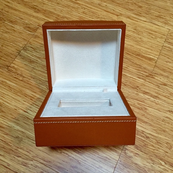 EBEL Luxurious Tan Watch Box W/Suede Lining - Picture 3 of 11